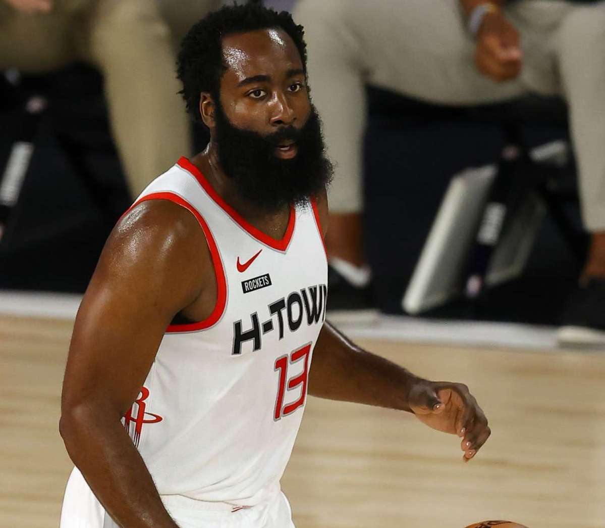 交易浓眉的 交易浓眉的