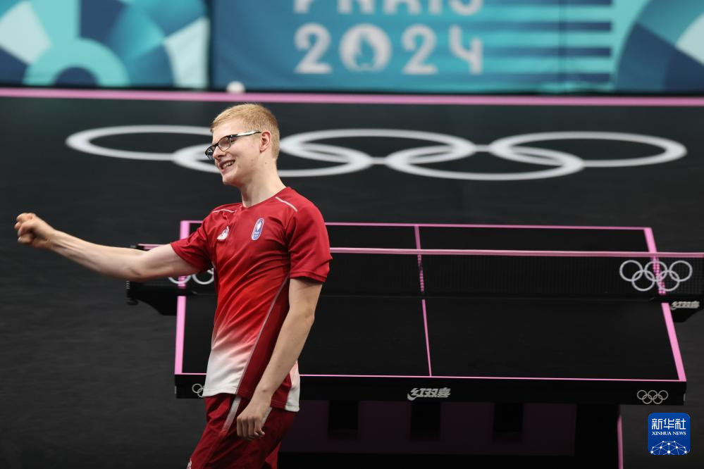 通过与队友 通过与队友