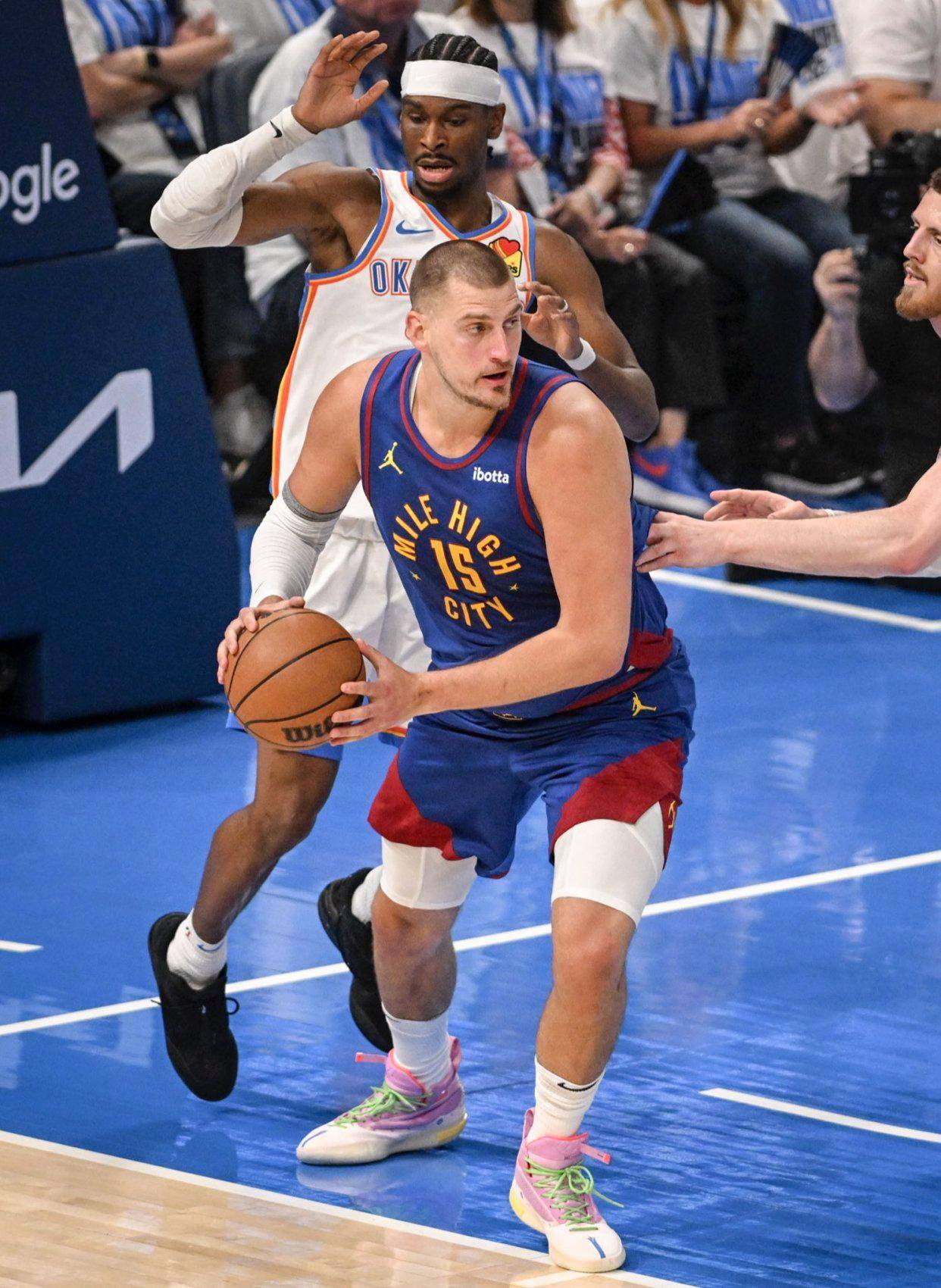 更映射出足 更映射出足